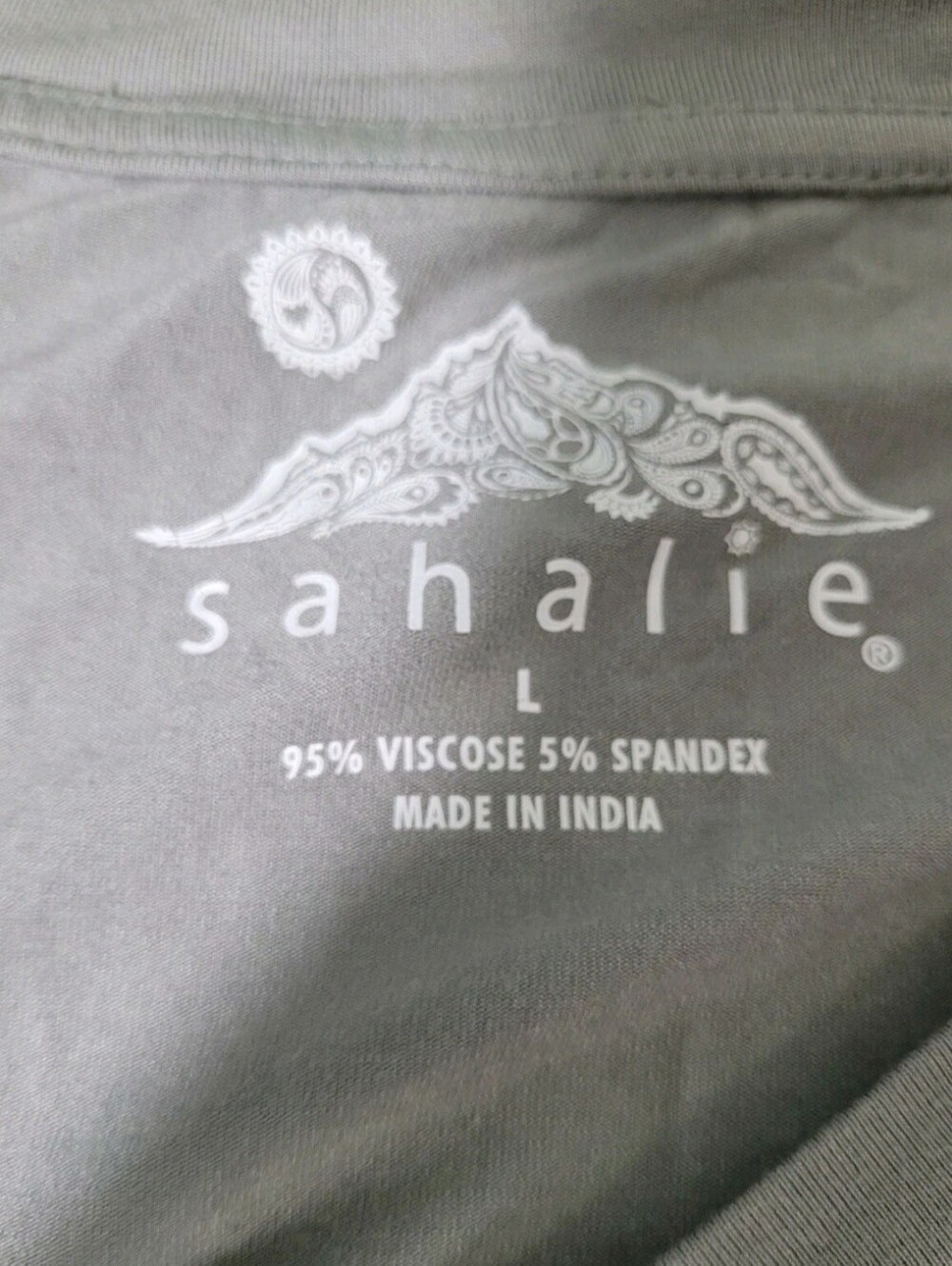 Sahalie Women’s Size L Embroidered Floral V-Neck Tunic Top Short Sleeve Size 48 - Picture 11 of 11